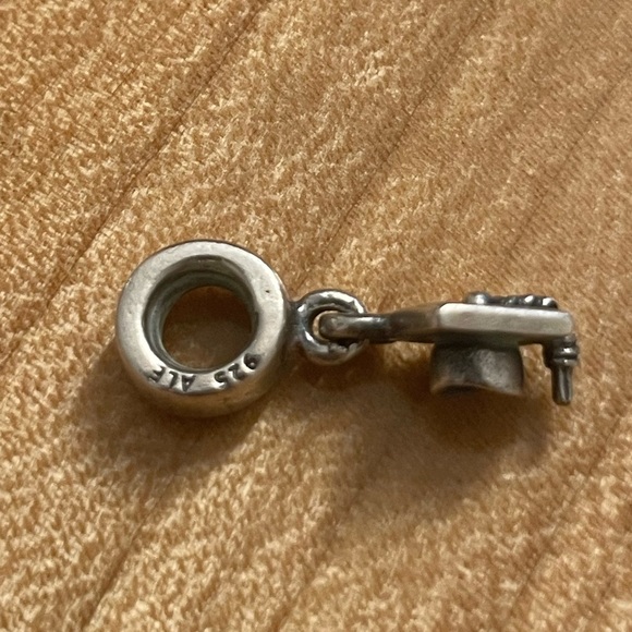 Authentic Pandora, graduation hat sterling silver charm - Picture 2 of 4